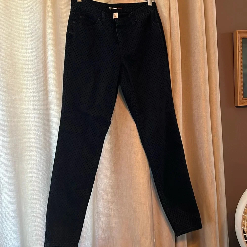 New without tags Macy’s style and Company jeans deep navy blue dotted Swiss